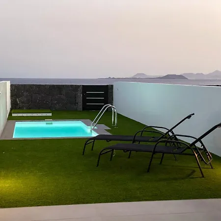 Marina Suites 8 *
